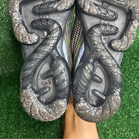 Nike Air VaporMax 2020 Women Size 8.5 Flyknit Black Barely Volt - Picture 10 of 12